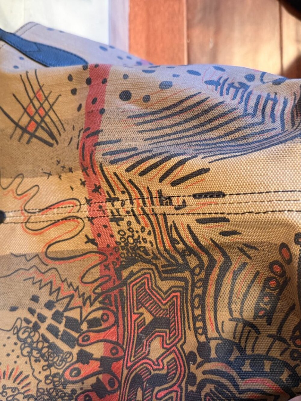 Burberry Reversible Canvas Tote – London Print - Picture 11 of 14